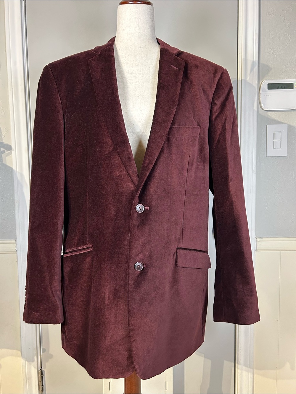 Madison Burgundy Velvet 2 Button Sport Coat 44L Party, Formal, Holiday